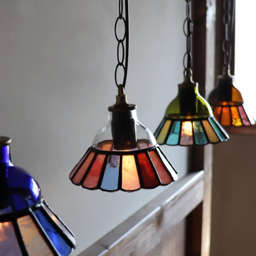 ピンク・青系】ステンドグラスミニペンダントライト花型｜吊下げ照明