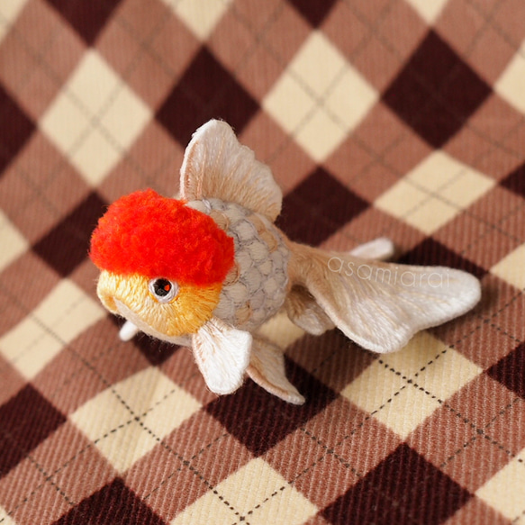 【立体刺繍オブジェ】手毬金魚 タンチョウ 「夢々-mumu」12月限定 2枚目の画像