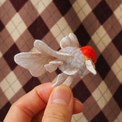 【立体刺繍オブジェ】手毬金魚 タンチョウ 「夢々-mumu」12月限定 6枚目の画像