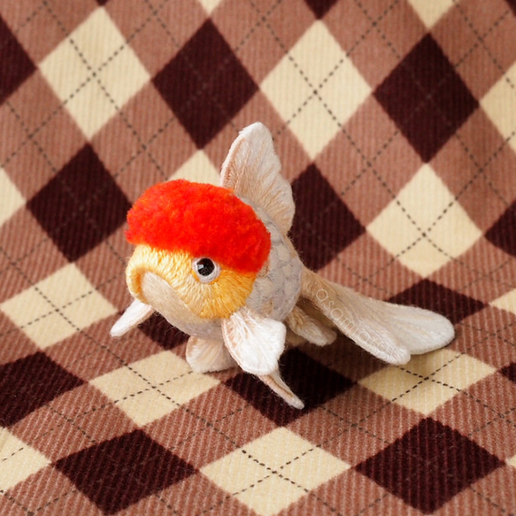 【立体刺繍オブジェ】手毬金魚 タンチョウ 「夢々-mumu」12月限定 1枚目の画像
