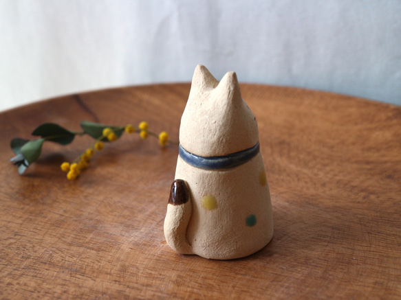 陶器で作った人形 ネコのマフィン  ( ボウタイ 1 ) 5枚目の画像