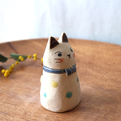 陶器で作った人形 ネコのマフィン  ( ボウタイ 1 ) 4枚目の画像