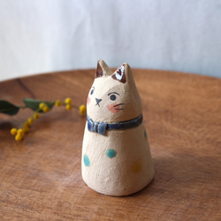 陶器で作った人形 ネコのマフィン  ( ボウタイ 1 ) 3枚目の画像