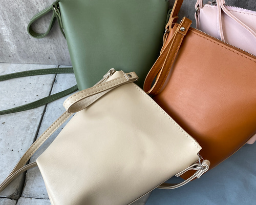 底マチ付きスマホショルダー／スマホ収納 収納アイテム ギフト