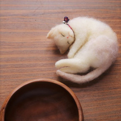 送料400円★木のカップ猫　ぼーろΦ10cm 2枚目の画像