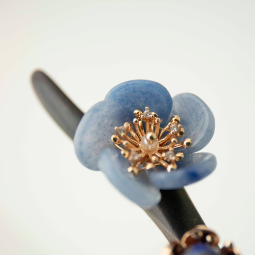 天然石による青い花のかんざし 天然石ブルーアベンチュリン 木製 黒檀