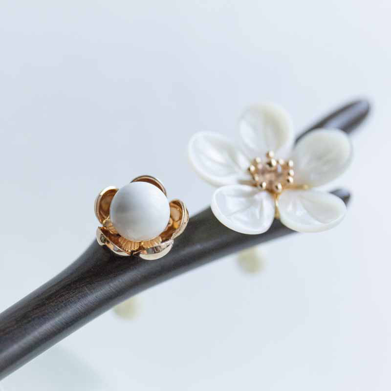 白蝶貝による白梅のかんざし 木製 黒檀木 簪 ヘアアクセサリー 