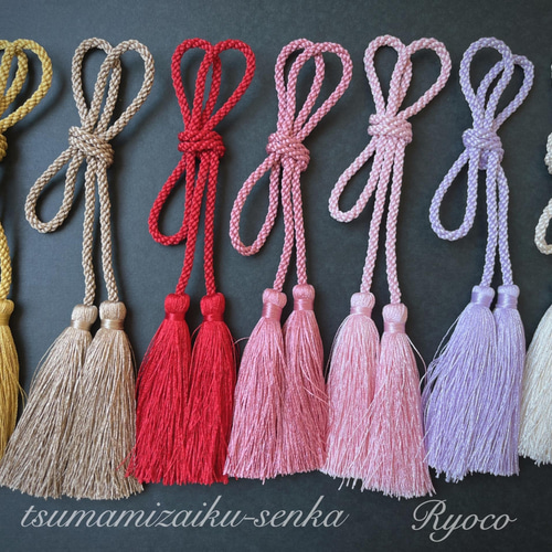 高級なダブルタッセル飾り付き クッションカーテン つまみ細工 帯飾り