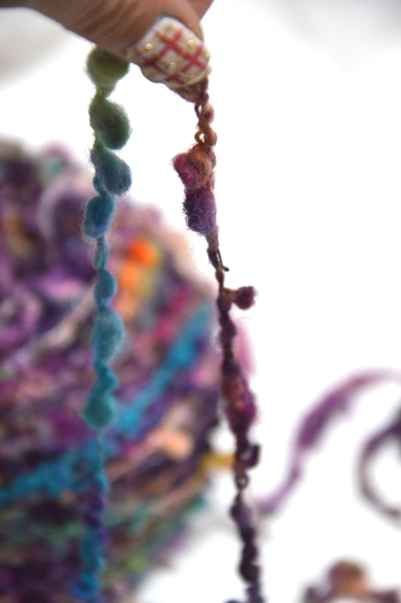 手染め糸　ウールビーグループ　purplemix　nijiyarn 5枚目の画像