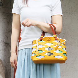 しっとりレザーのかごバッグ☆アボカド柄巾着bag付き☆【avo.leather basketbag】【ネットバッグ】 2枚目の画像