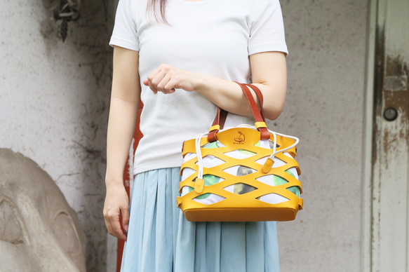 しっとりレザーのかごバッグ☆アボカド柄巾着bag付き☆【avo.leather basketbag】【ネットバッグ】 2枚目の画像