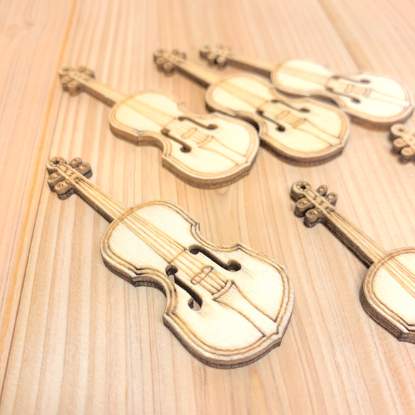 木製チャーム　楽器　弦楽器　3個 2枚目の画像