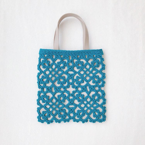 大人ピーコック】透かし模様の上品スクエアバッグコーディネートの差し  