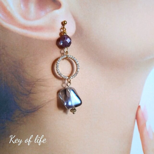 Key of Life☆華やかパヴェ×偏光パープル☆サージカルステンレスピアス 