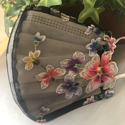 ラスト　再入荷　大好評⭐️61不織布マスクカバー　カラフル豪華刺繍黒チュールレース　肌面✨選べるシルク 6枚目の画像