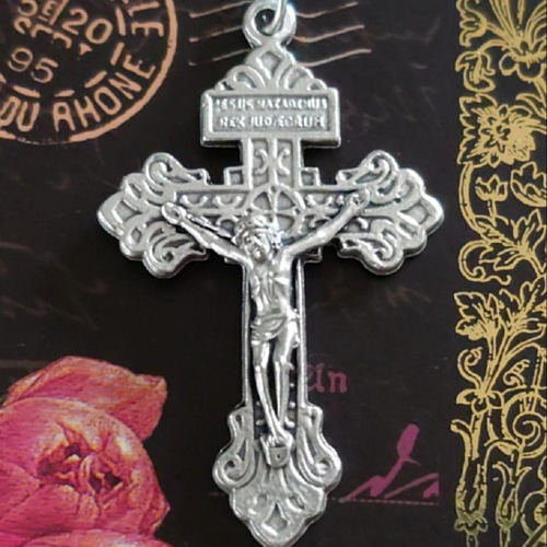 イタリア製赦しの十字架美しいキリストのクロスネックレスお守り