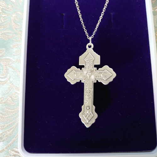 イタリア製赦しの十字架美しいキリストのクロスネックレスお守り