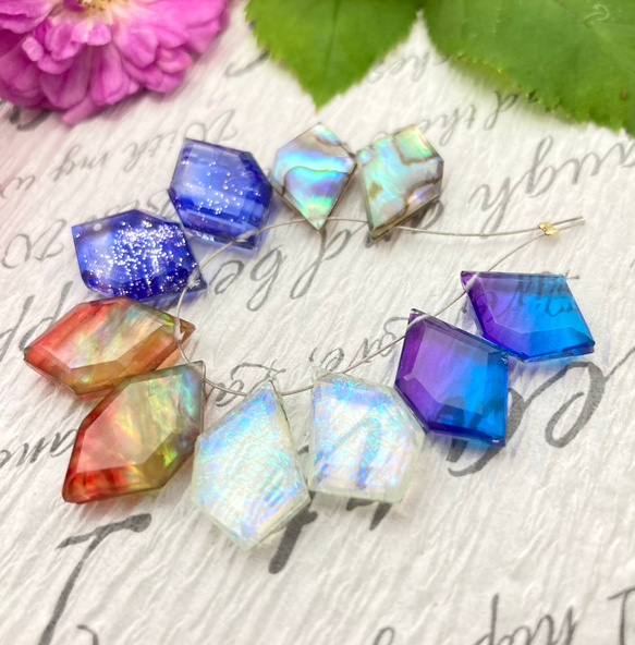 ♥️天然石ピアス♥️No.65☆1200円☆オパールコッパートリプレット