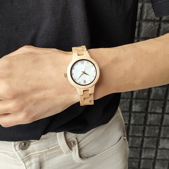 【木製腕時計】EINBAND Prima マザーオブパール×スワロフスキー メイプルウッド ホワイト文字盤 34mm 8枚目の画像