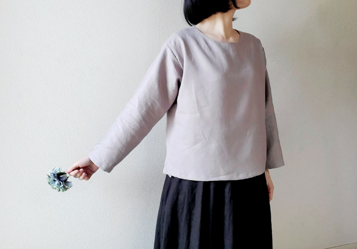 〈新色〉一年中着回せるゆったり心地よいプルオーバーlinen100 ％　オブロングネック　潤色