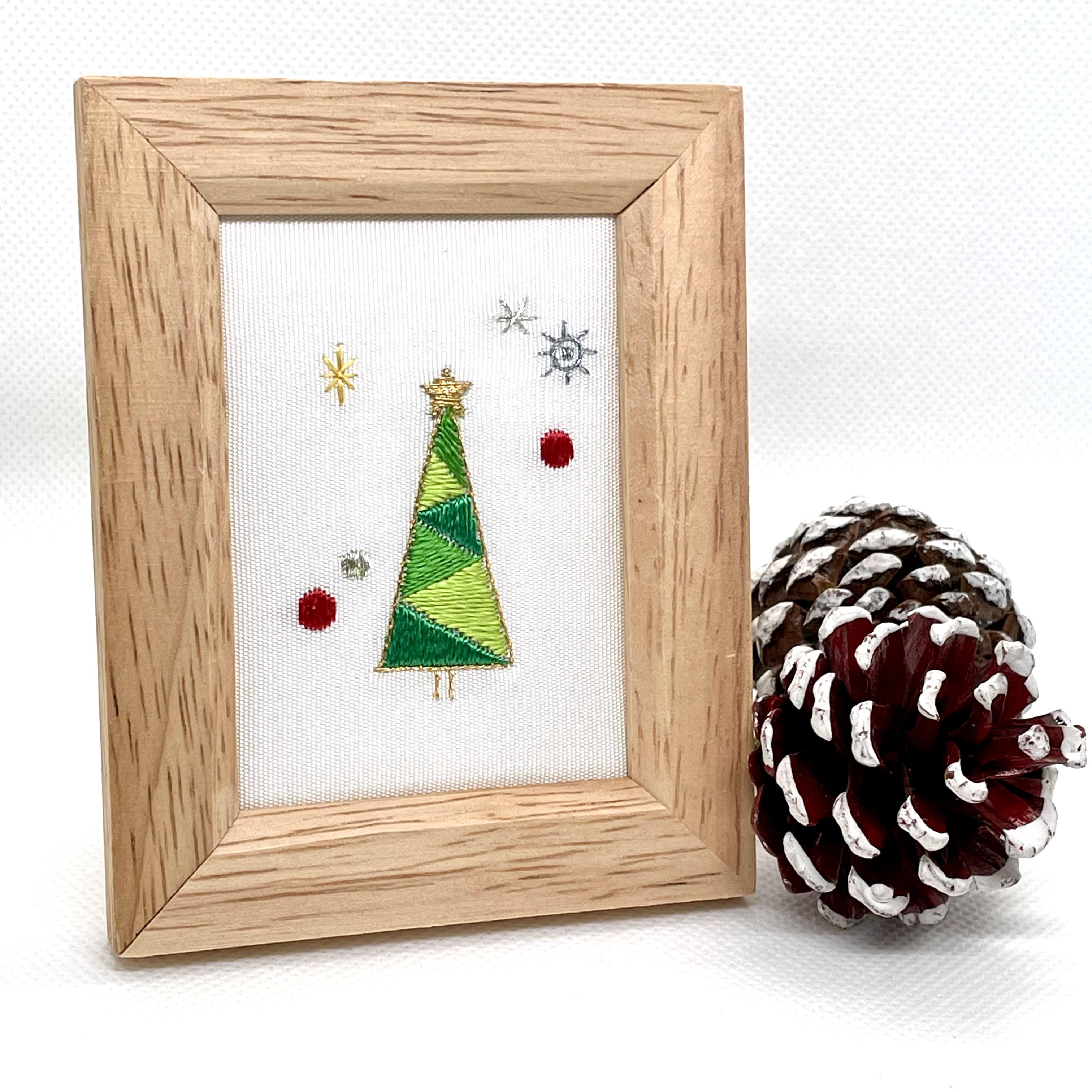 刺繍フレーム　動物たちのクリスマス クリスマスの飾り棚🎄 #クリスマス #christmas #holidayseason