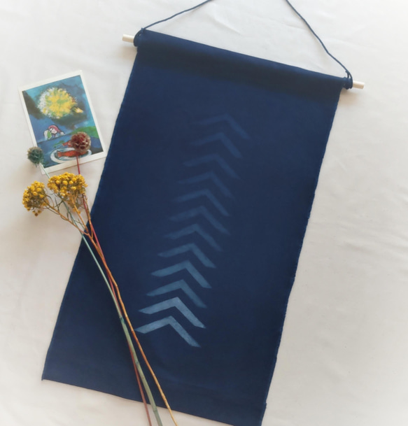 藍染ミニタペストリー 山型模様 タペストリー・壁掛け 手染め～十色の