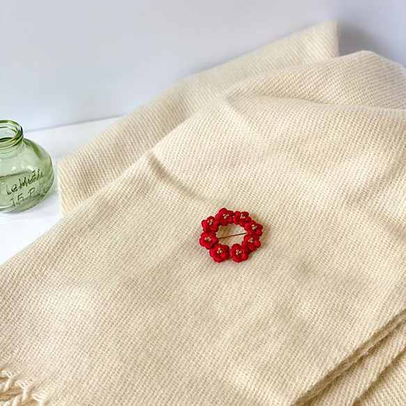 刺繍糸で編んだ梅の花ブローチ【読みもの　梅の花10選掲載】 6枚目の画像