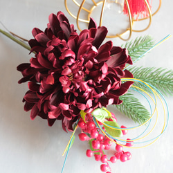 選べる2色【菊の造花付き】コロンと丸いゴールドワイヤーフラワーベースの投げ入れ 17枚目の画像