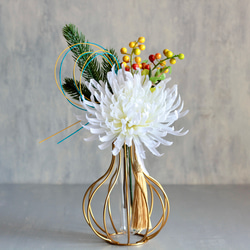 選べる2色【菊の造花付き】コロンと丸いゴールドワイヤーフラワーベースの投げ入れ 13枚目の画像