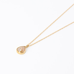 Beige Drop Diamond Necklace 2枚目の画像