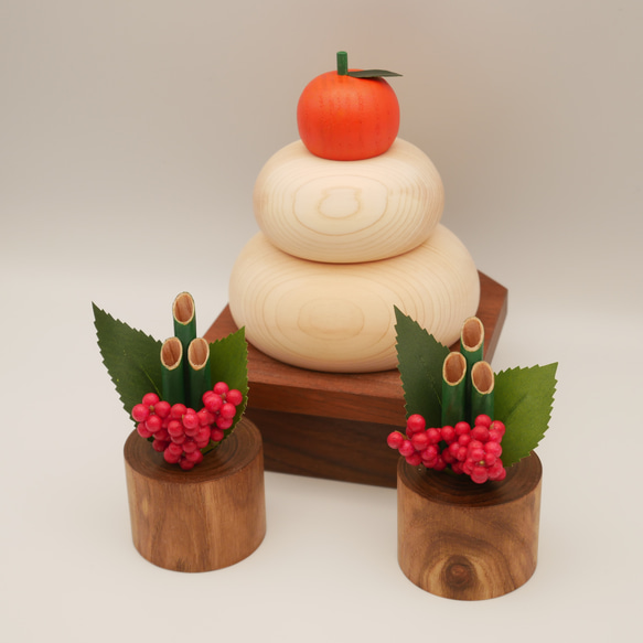 ちいさな木筒の門松 miniサイズ　２個セット（縁起の良い木　エンジュ） 3枚目の画像