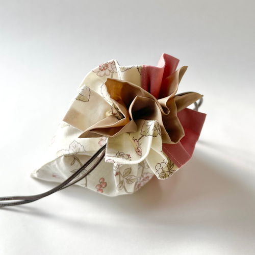 フリルが可愛い切り替え巾着ポーチ フラワーピンク 巾着袋 anon 通販