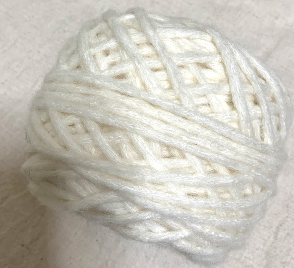 毛糸*素材糸「白い極太糸」 1枚目の画像