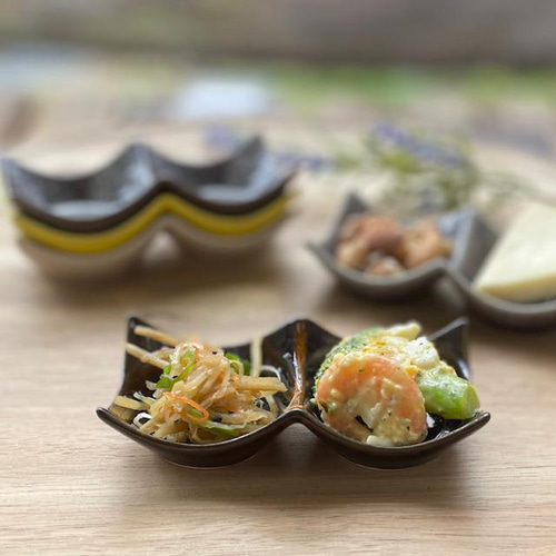 ハンドメイド　木製　二連薬味入れセット Amazon | xiaoyuzhou 薬味皿 仕切り皿 小皿 醤油皿 食器 2枚