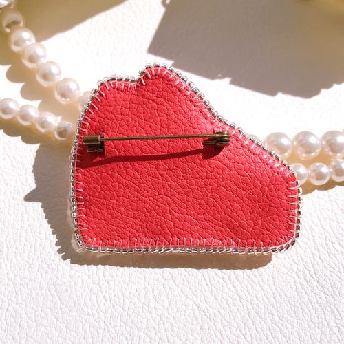 ビーズ刺繍 スイーツブローチ ✳︎キラキラ魅惑のショートケーキ