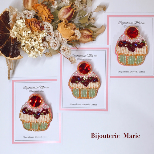 ︎ ビーズ刺繍 スイーツブローチ ✳︎チョコたっぷりカップケーキ 