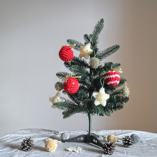 赤いニットとお星さまのクリスマスオーナメントアソート 赤いニットとお星さまのクリスマスオーナメントアソート