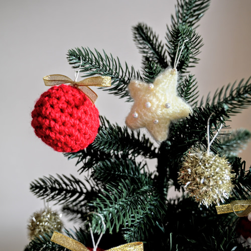 赤いニットとお星さまのクリスマスオーナメントアソート 赤いニットとお星さまのクリスマスオーナメントアソート