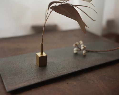 銅一輪挿し 真鍮製一輪挿し 「ちょこんと」 一輪挿し・花瓶・花器 cb works 通販