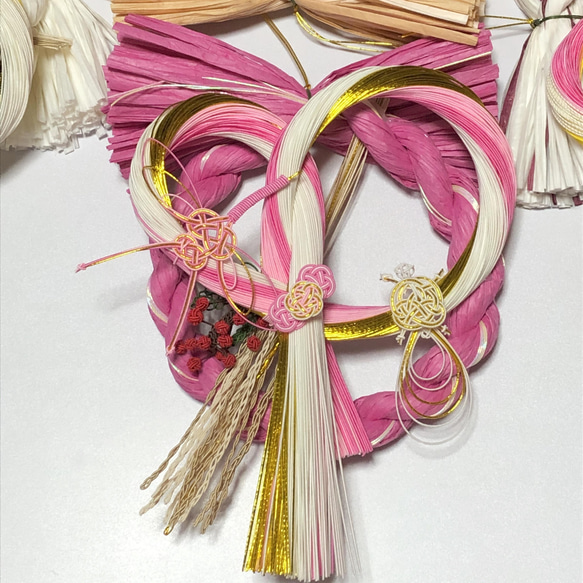 水引としめ縄のお正月飾り　ピンク×白×金　北 1枚目の画像