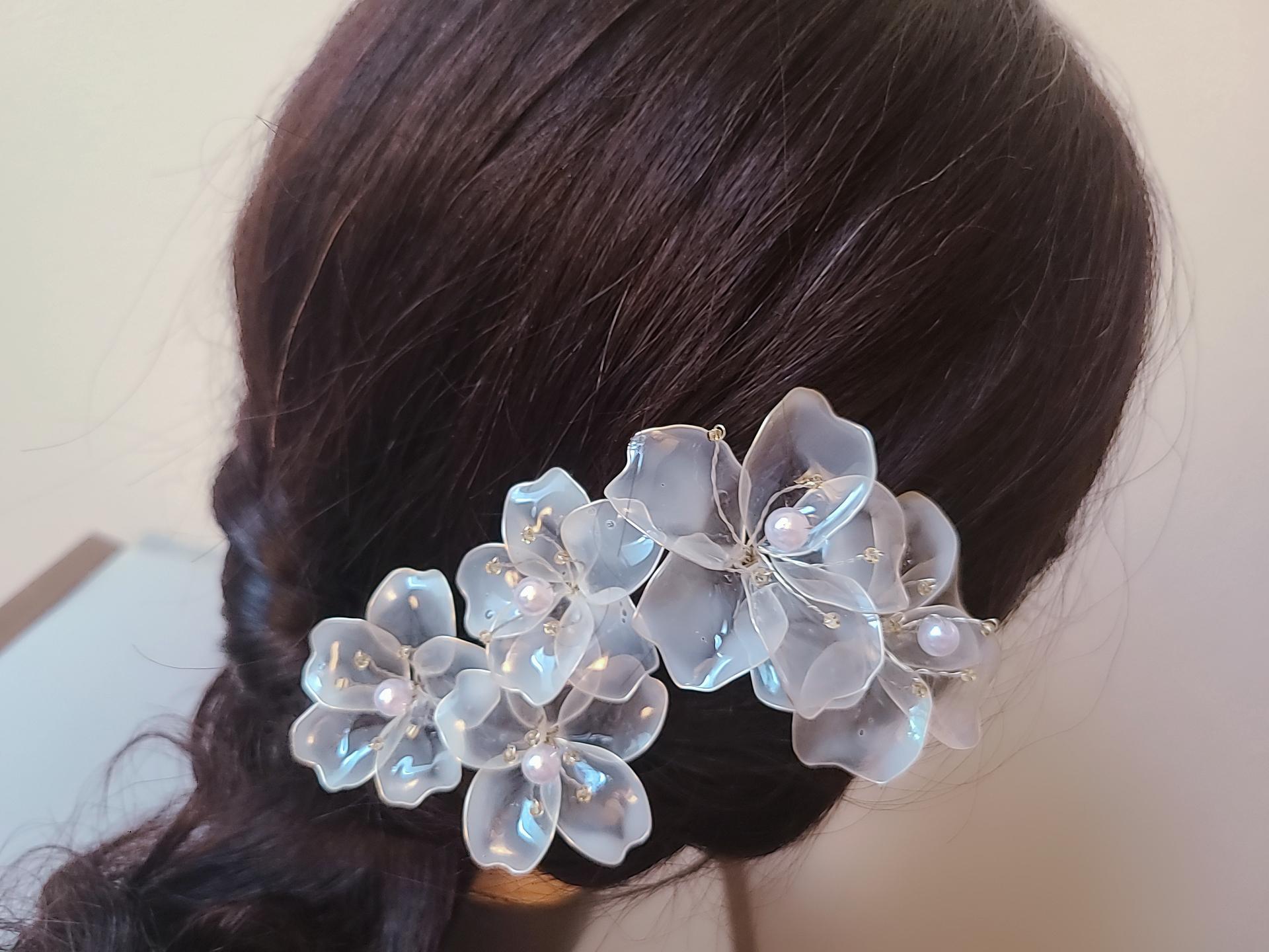 楽天市場】ヘアクリップ 花（カラーホワイト）（日用品雑貨