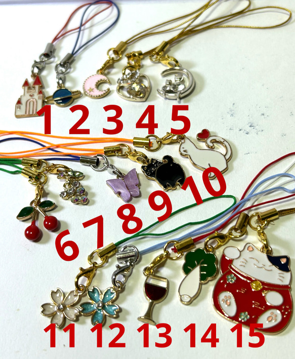 ［送料無料］48 エメラルドグリーンの色が、とても綺麗なサークル形のブローチA❣️ 17枚目の画像