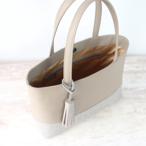 よこ長トートbag☆彡ライトグレー×グレー（クロコダイル型押しレザー