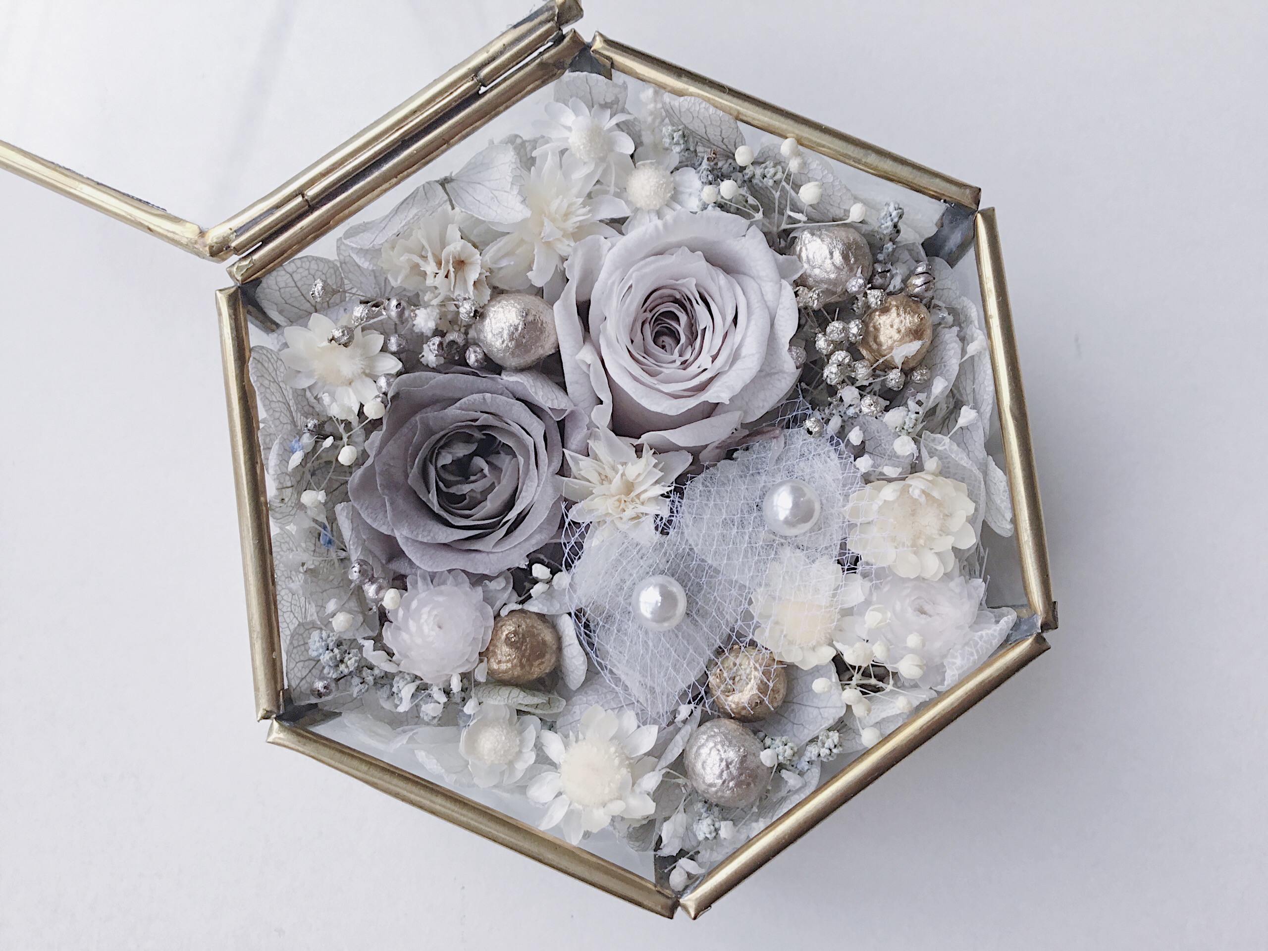 【光が差す未来・約束のとき】リングピロー・ヴィンテージ風ガラスケース・プリザーブドフラワー