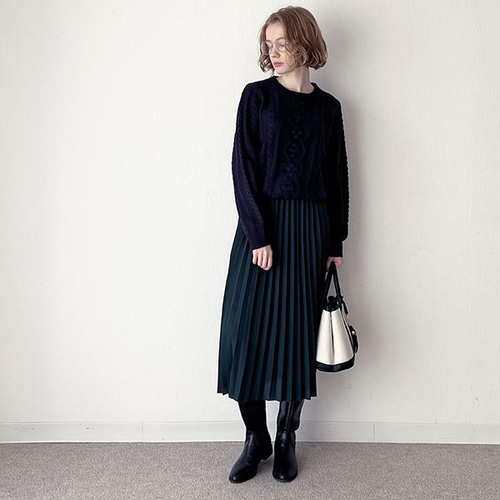 ラスト1点】ポンポン付きケーブル編みのニットプルオーバー【ポンポン