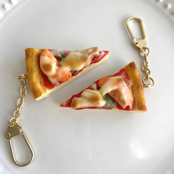 ★1 ピースピザ★キーホルダー　食品サンプル　フェイク　イタリアン　ピザ屋　個性的アクセサリー 2枚目の画像