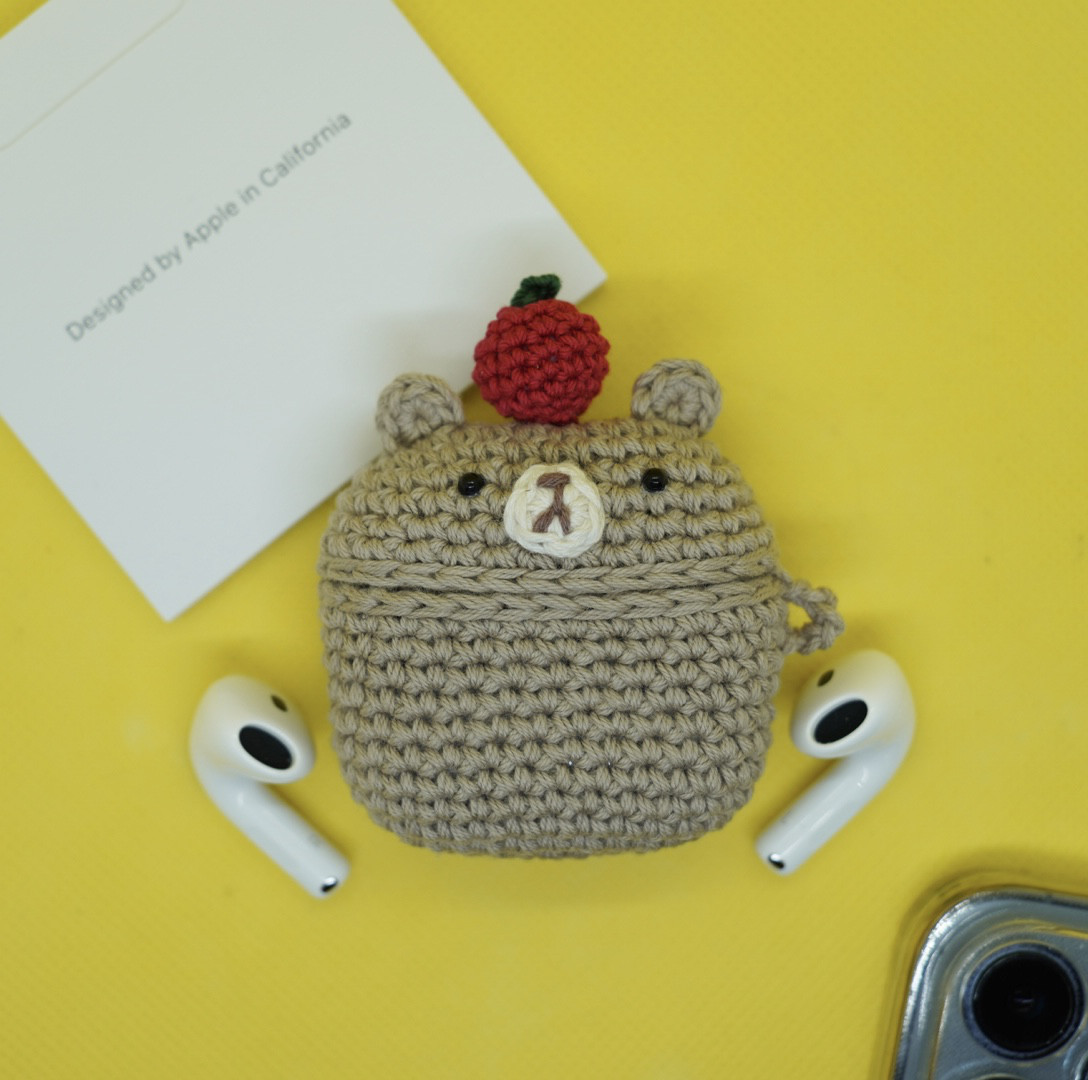 AirPods4 Apple Store購入品　ケース付き A3053