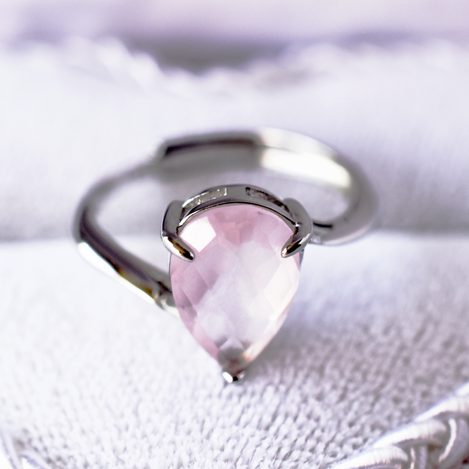 ローズクォーツ指輪、リング：ピンク：涙、雫：ティアドロップ：10月の誕生石：大人可愛い、桜：シルバー【送料無料】