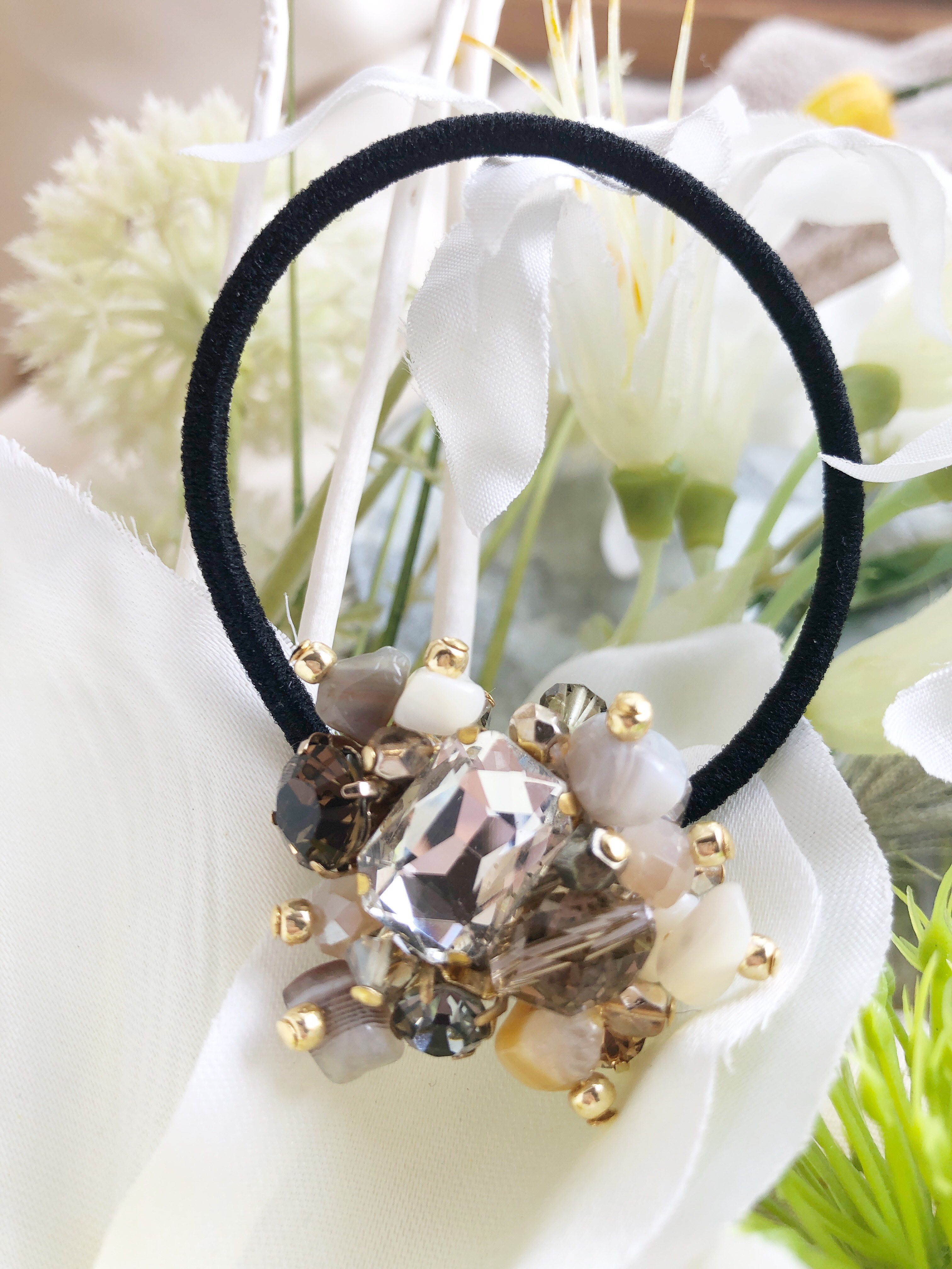 天然石とキラキラビジューのヘアゴム