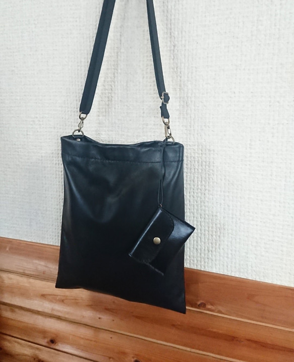 シープ(羊革)ショルダーバッグ 黒 防水革 男女兼用 手縫い (送料無料  